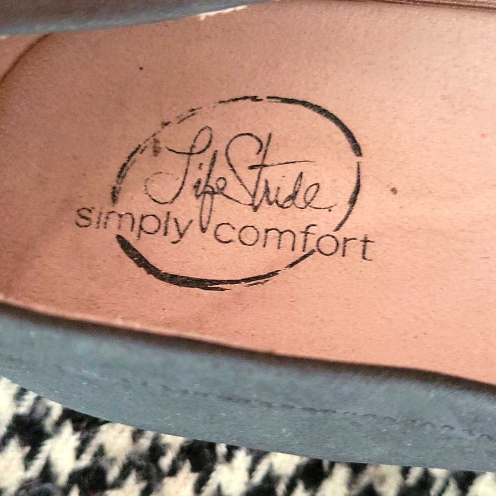 Life stride women slip on flat shoe